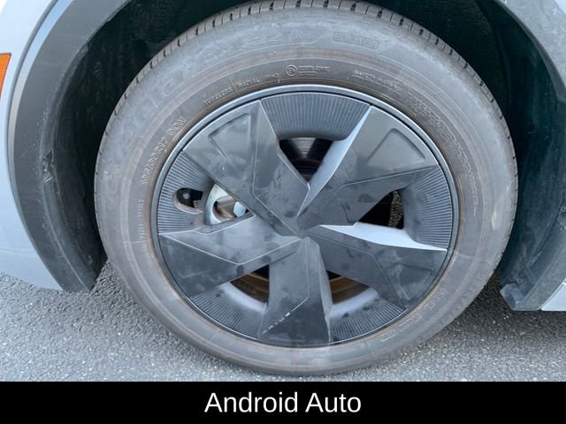 Used 2025 Toyota Prius LE image 10