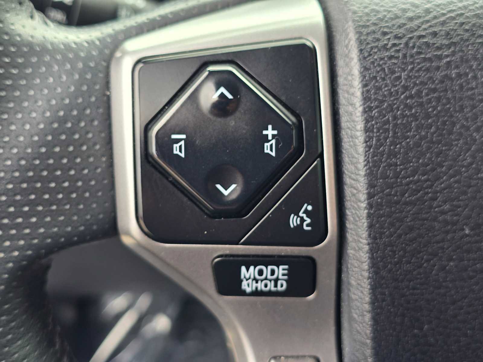 Used 2023 Toyota 4Runner SR5 image 33