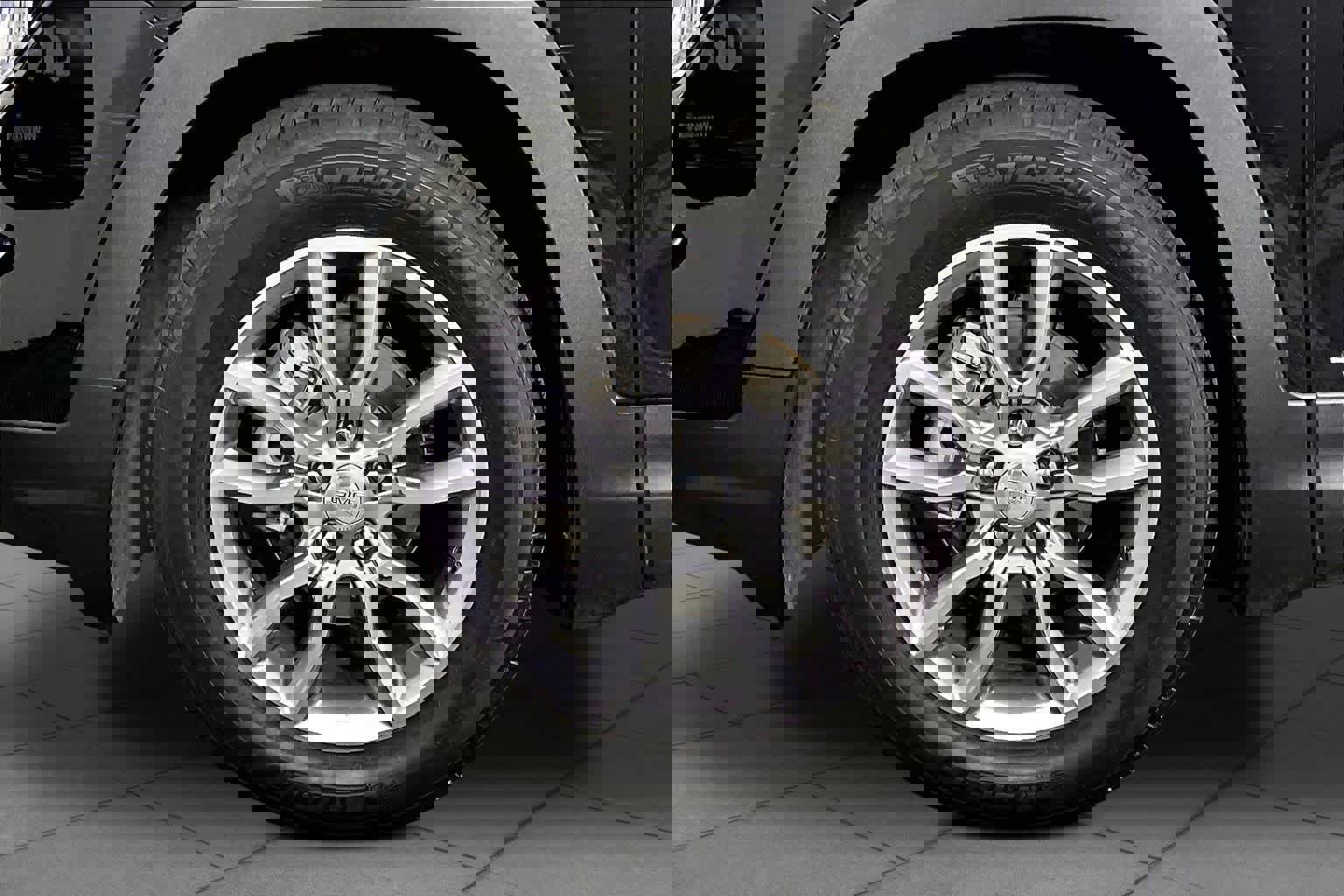 Used 2024 GMC Terrain SLT image 11