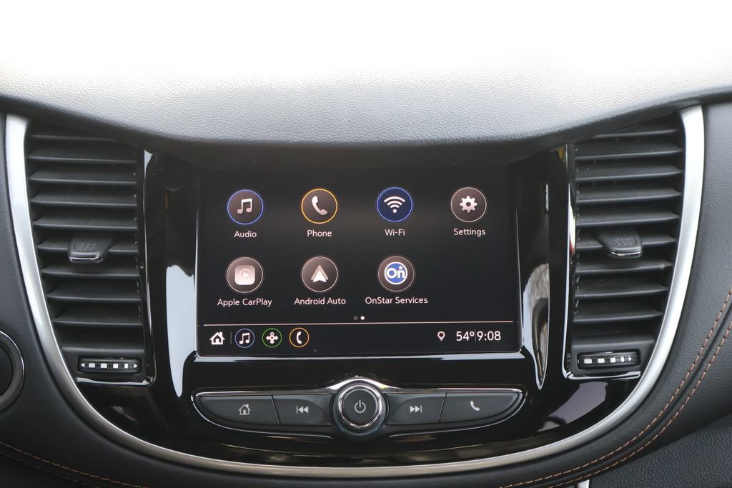 Used 2022 Chevrolet Trax LT w/ LT Convenience Package image 16