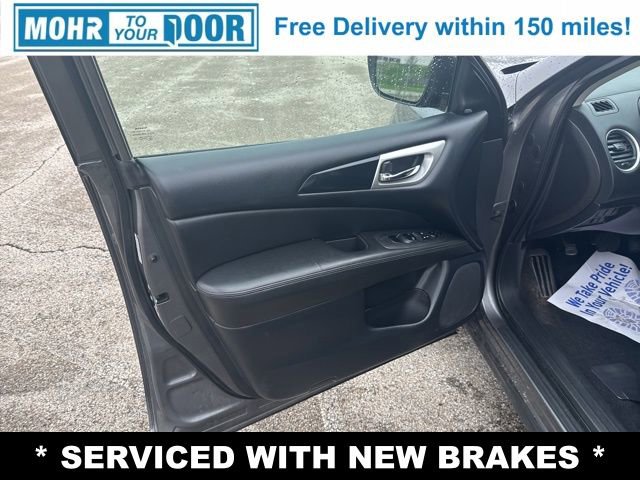 Used 2020 Nissan Pathfinder SV image 10