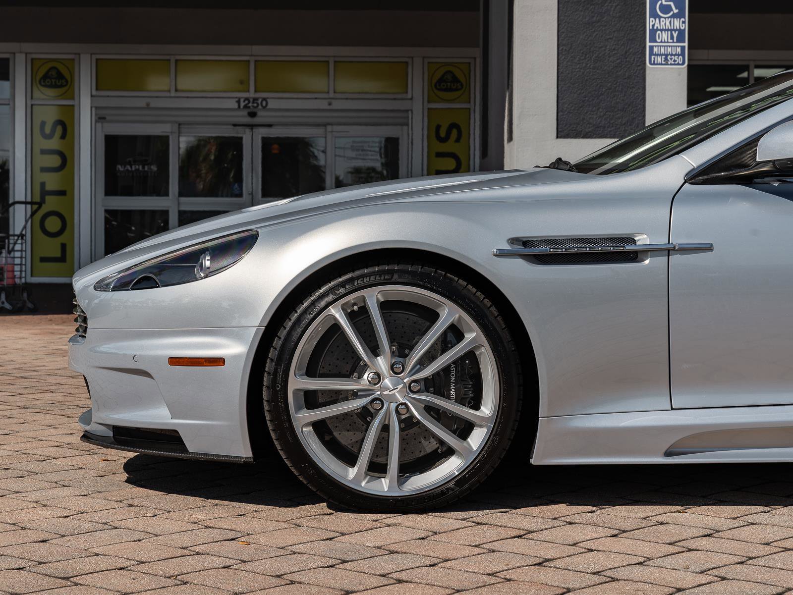Used 2010 Aston Martin DBS Volante image 33
