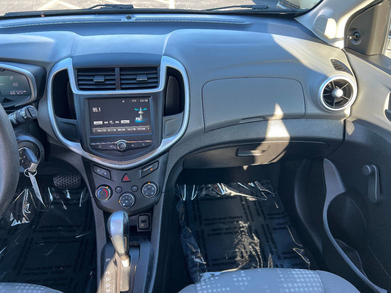 Used 2017 Chevrolet Sonic LT image 30