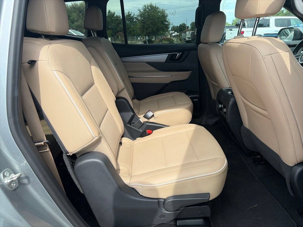 Used 2025 Buick Enclave Preferred FWD image 13