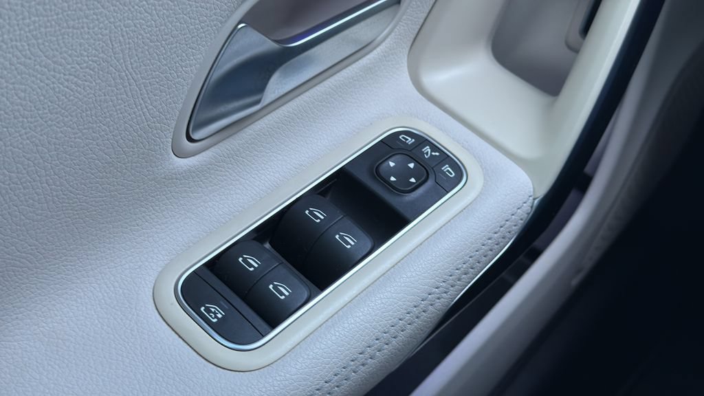 Used 2022 Mercedes-Benz CLA 250 image 12