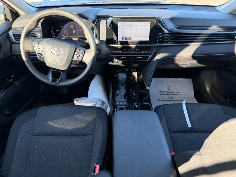 Used 2025 Toyota Camry LE image 13