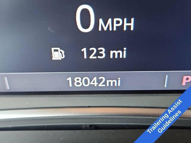 Used 2023 Chevrolet Traverse LT image 17