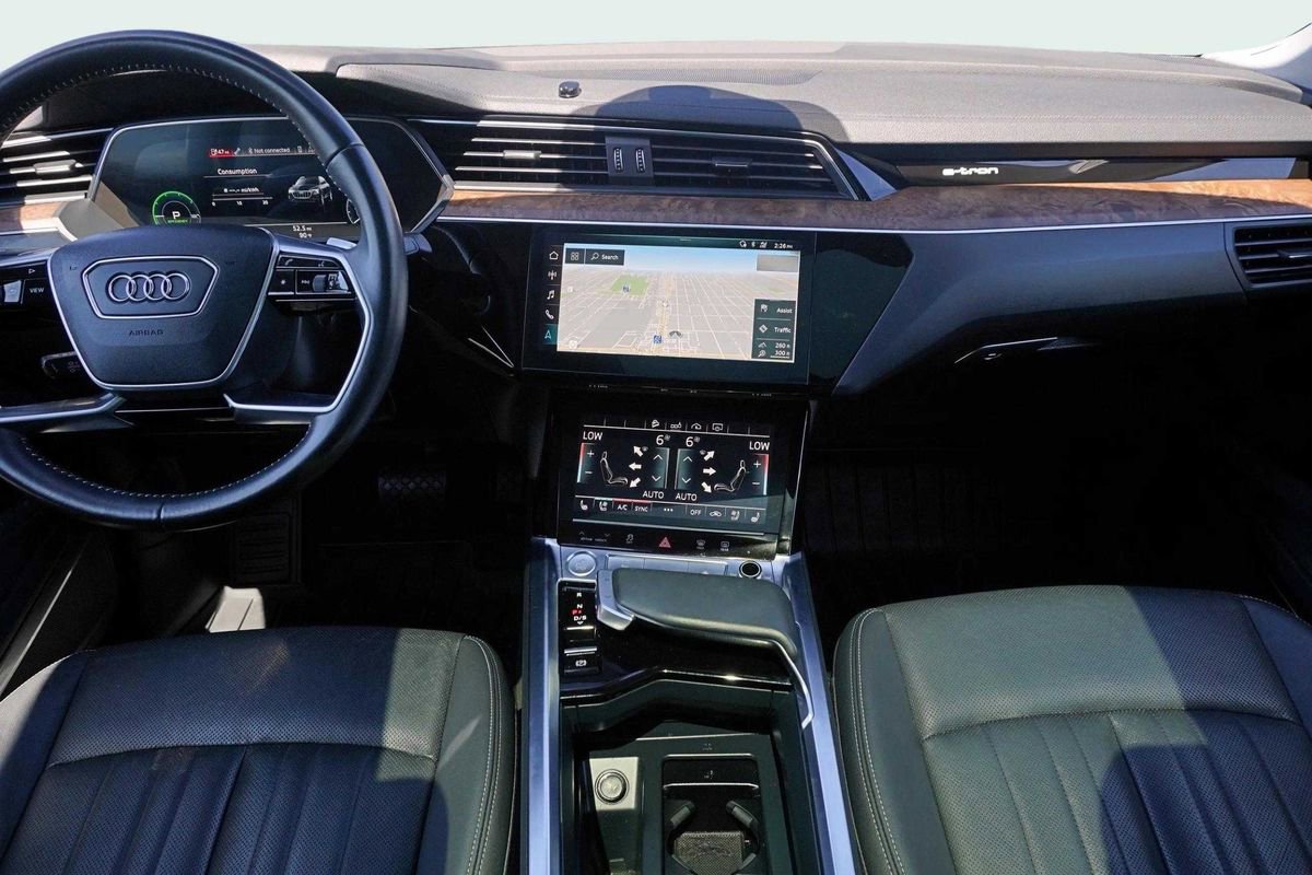 Used 2020 Audi e-tron Premium Plus image 21