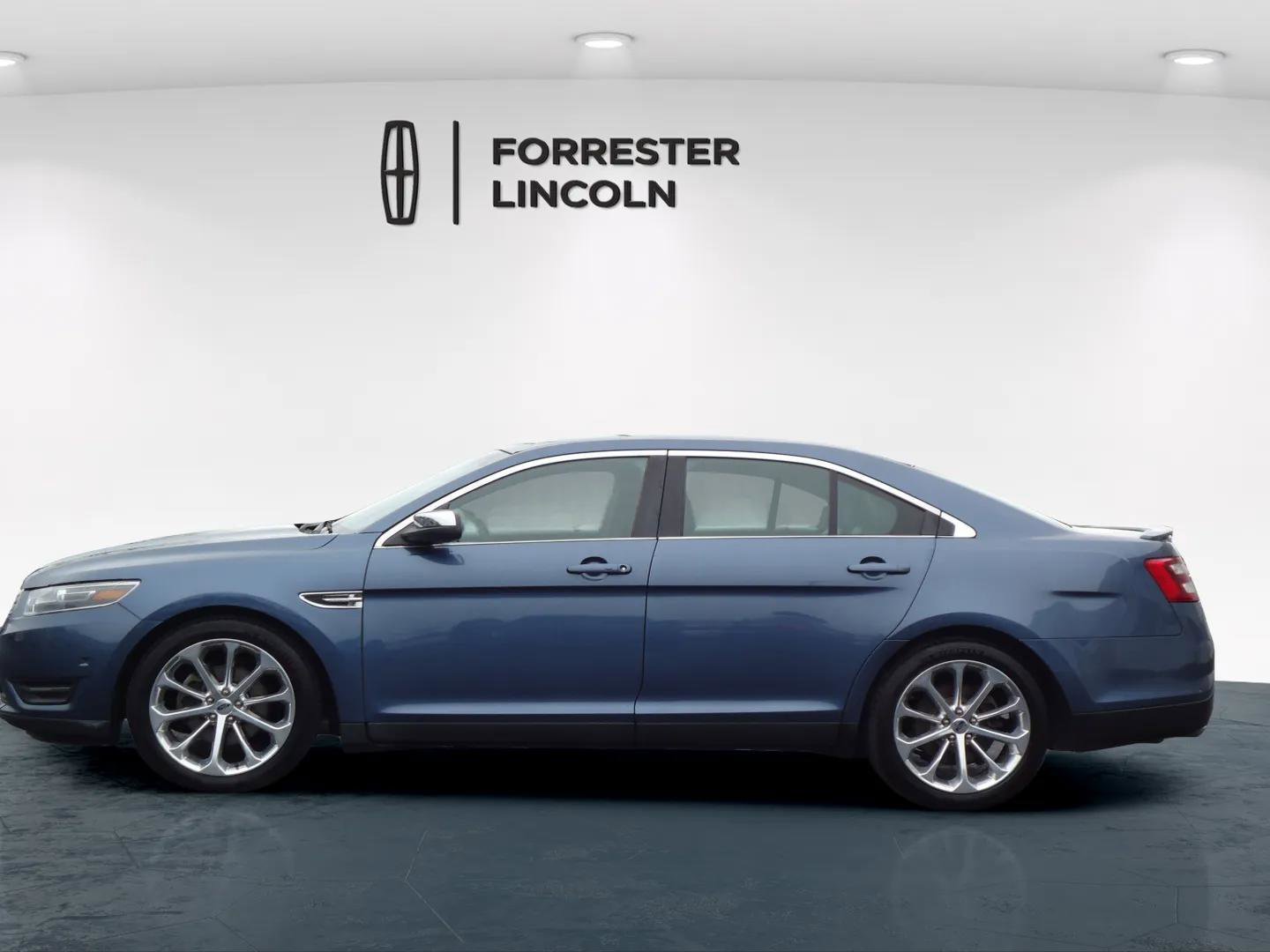 Used 2018 Ford Taurus Limited w/ Driver Assist Package image 6