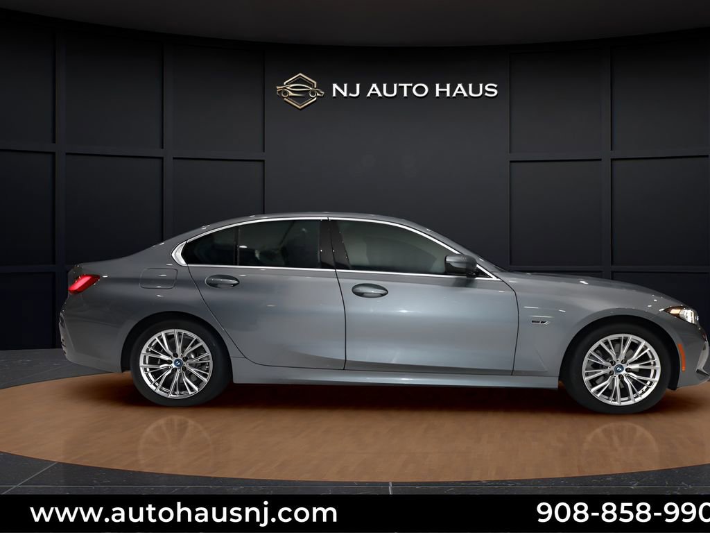 Used 2023 BMW 330e xDrive w/ Premium Package image 9