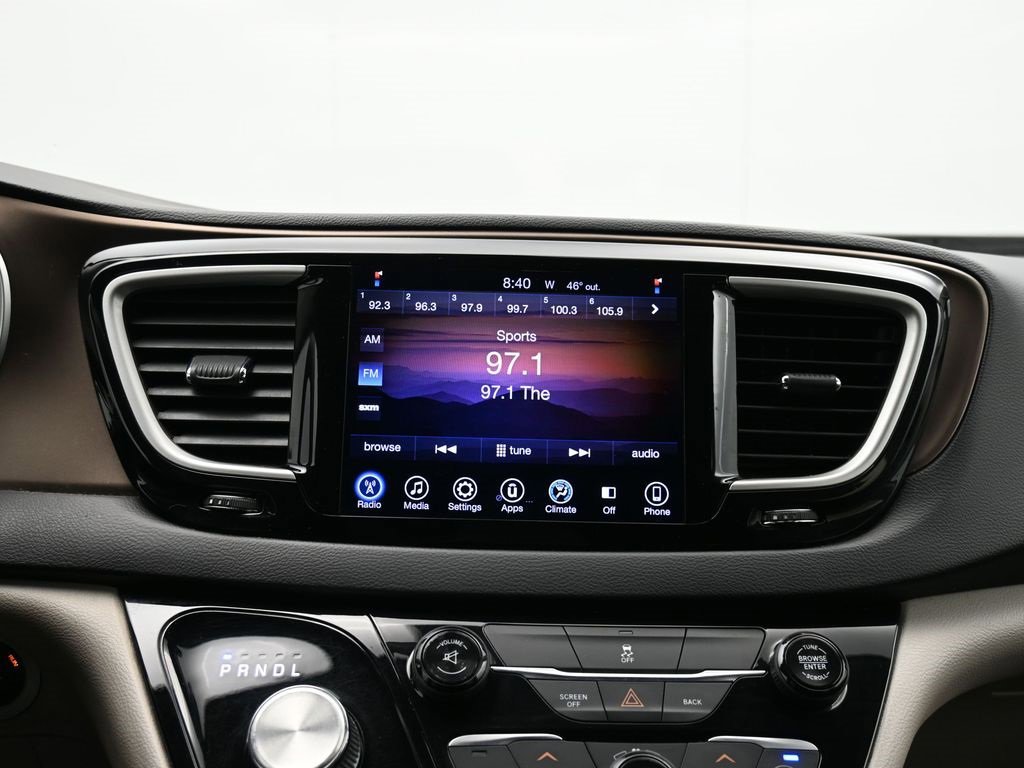 Used 2017 Chrysler Pacifica Touring image 43