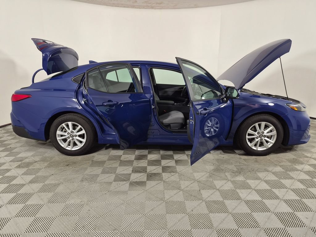 Used 2025 Toyota Camry LE FWD image 9