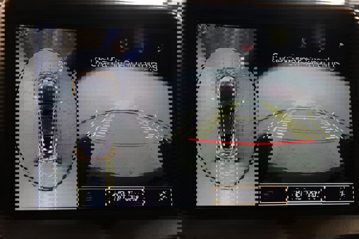 Used 2019 Aston Martin V8 Vantage Coupe image 10