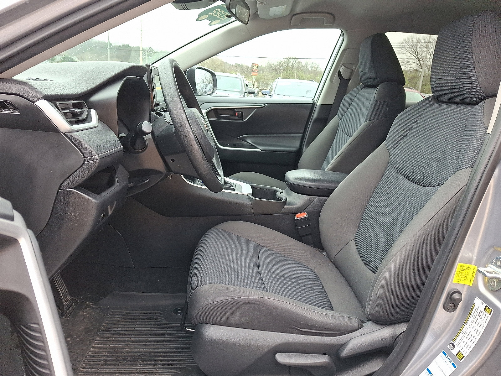 Used 2022 Toyota RAV4 LE image 15