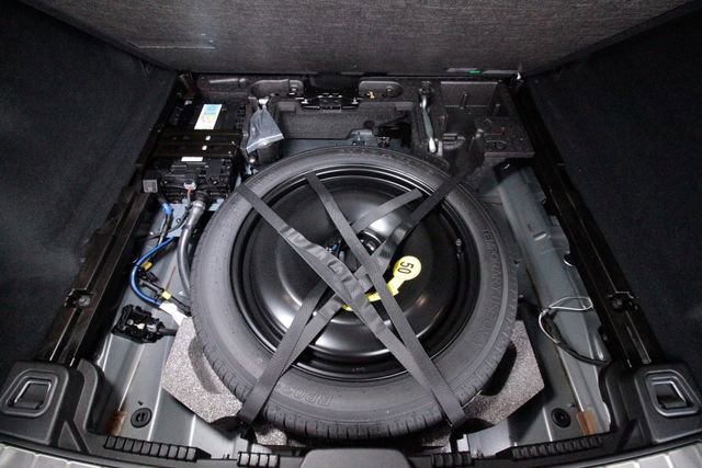 Certified 2025 Volvo XC60 B5 Plus image 33