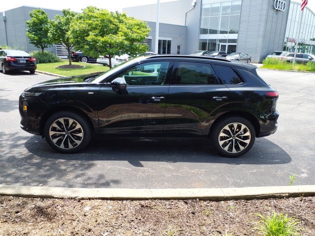 New 2026 Audi Q3 quattro 2.0T w/ Driver Assistance Package AWD/4WD image 8