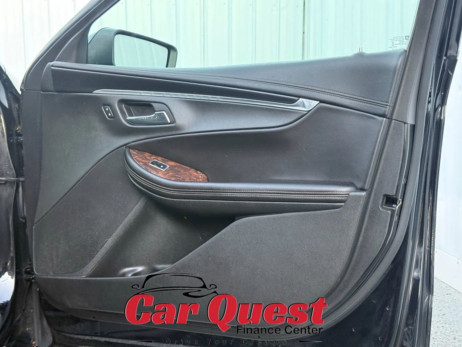 Used 2015 Chevrolet Impala LT w/ Convenience Package image 18