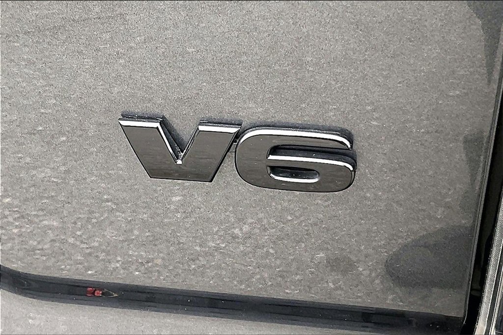 Used 2022 Toyota Tacoma Limited image 25