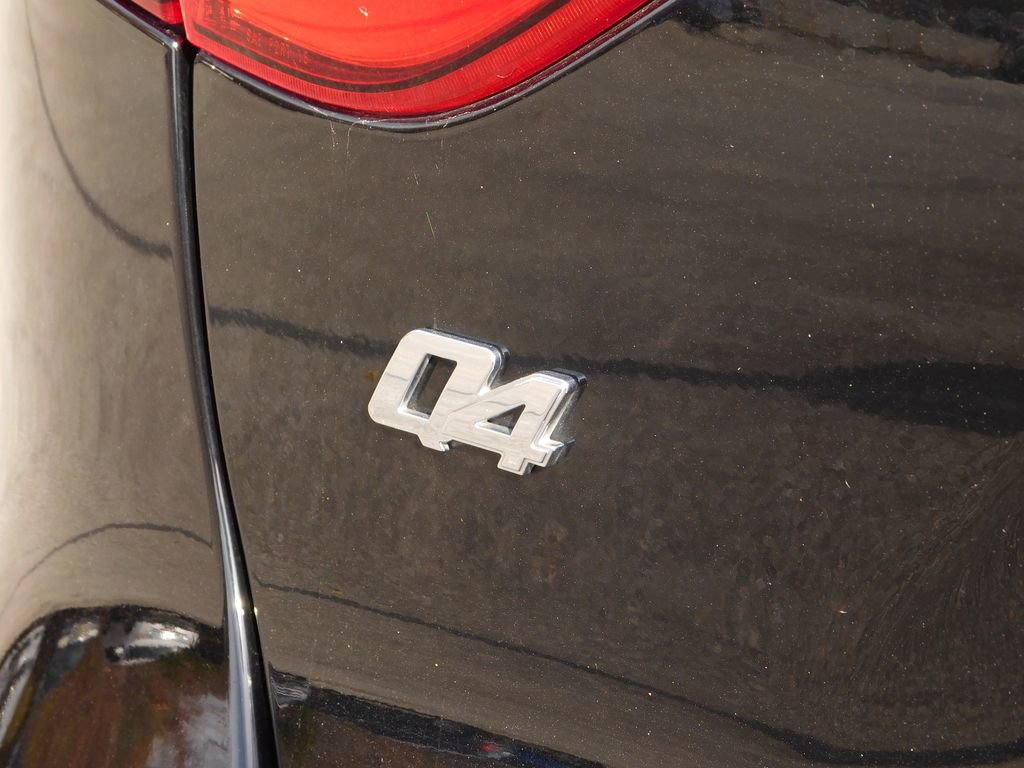 Used 2019 Maserati Levante image 6