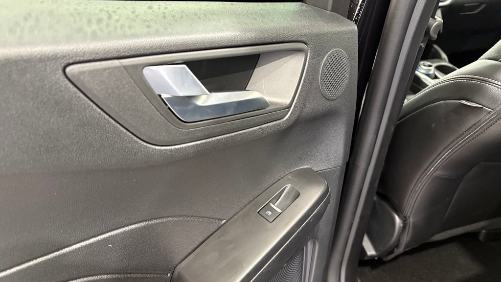 New 2025 Ford Escape SE w/ PHEV Premium Package image 19