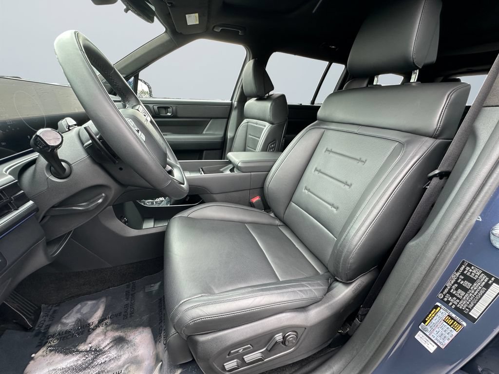 Used 2025 Hyundai Santa Fe Calligraphy AWD/4WD image 9