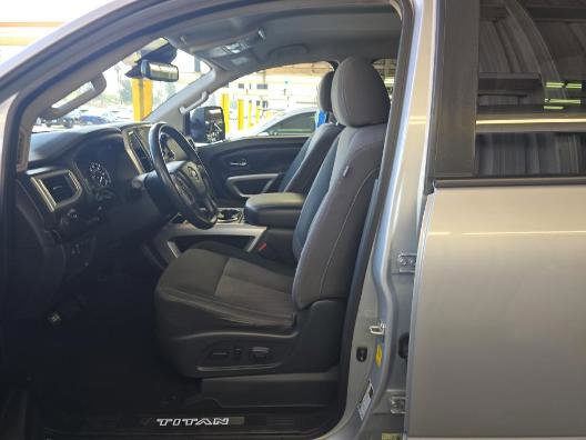 Used 2020 Nissan Titan SV w/ SV Convenience Package AWD/4WD image 5