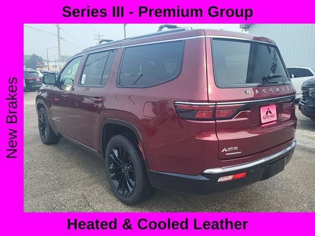 Used 2023 Jeep Wagoneer Series III w/ Premium Group I AWD/4WD image 11