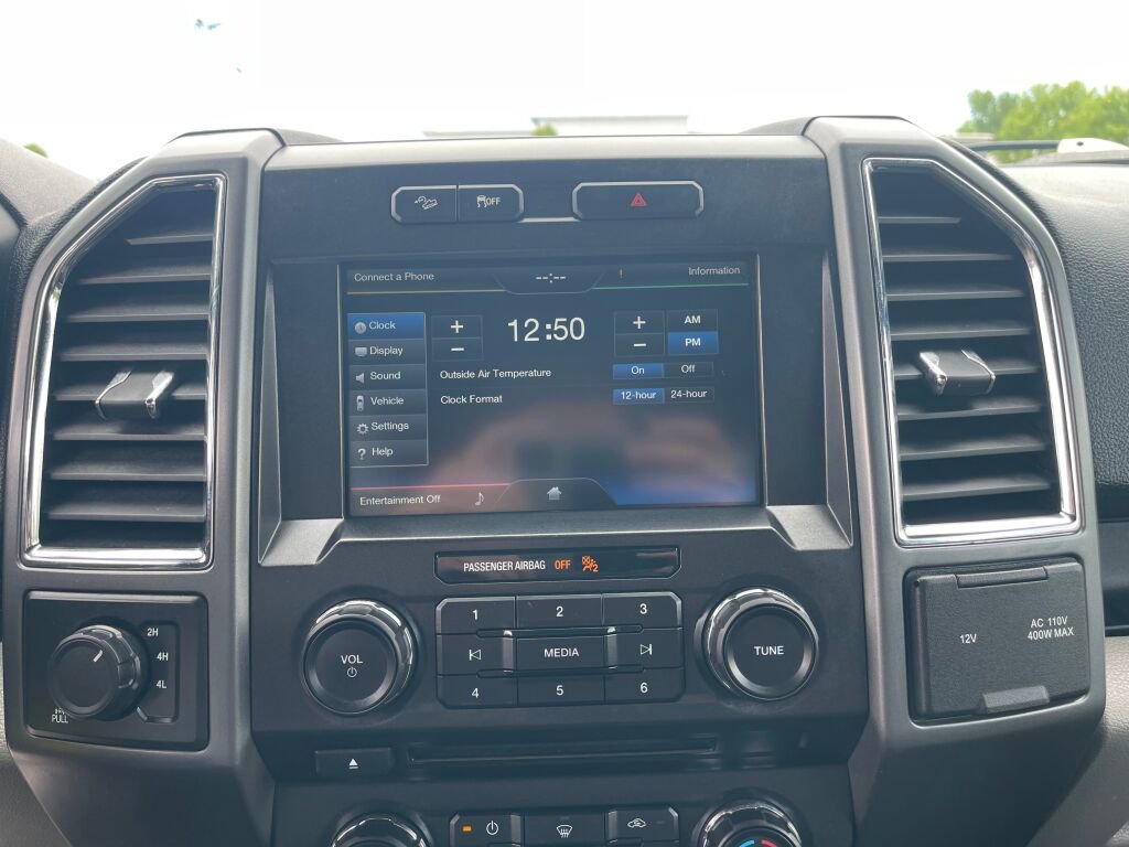 Used 2015 Ford F150 XLT w/ Equipment Group 302A Luxury AWD/4WD image 10