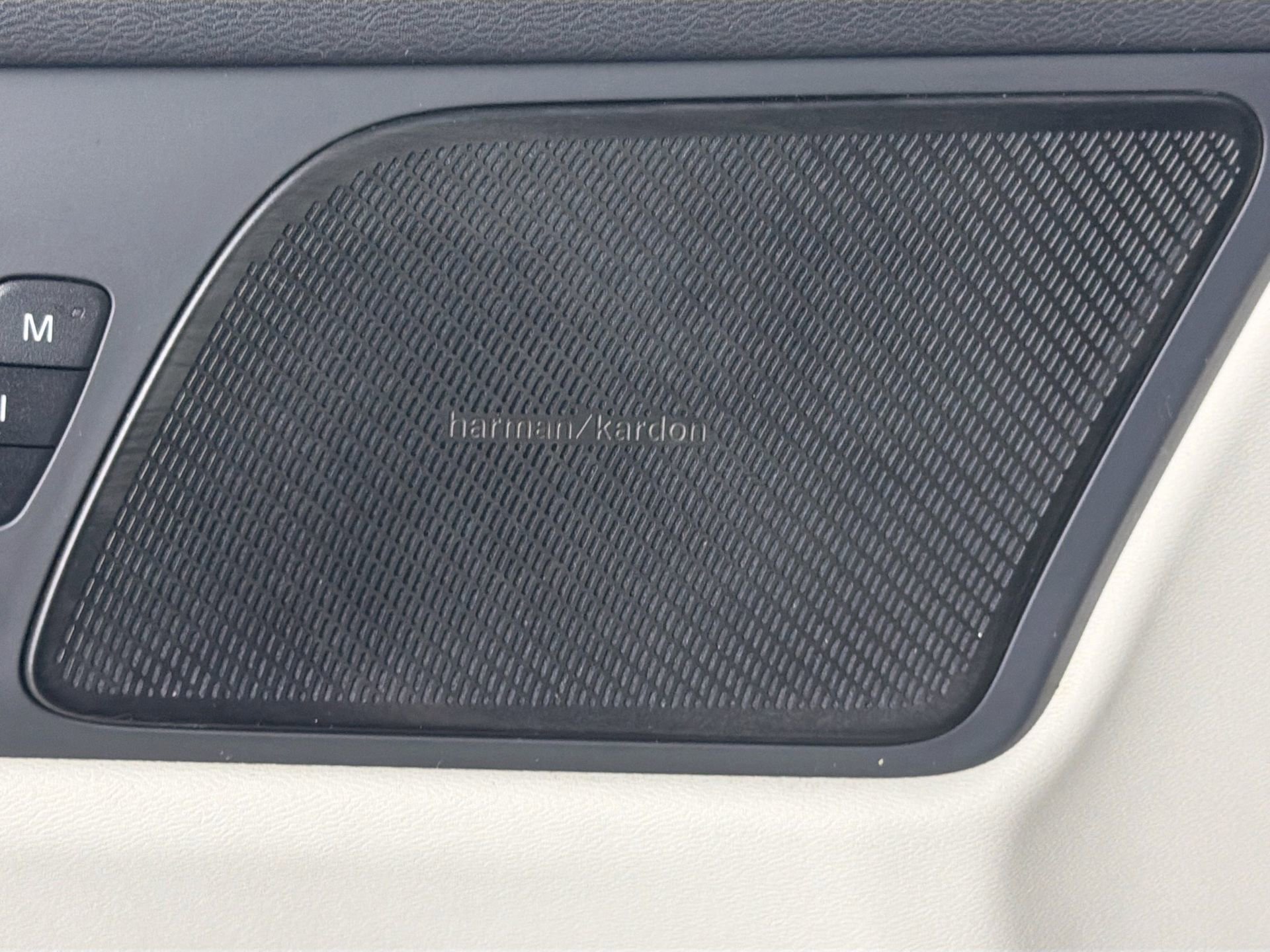 Certified 2024 Volvo S60 B5 Ultimate w/ Climate Package image 19