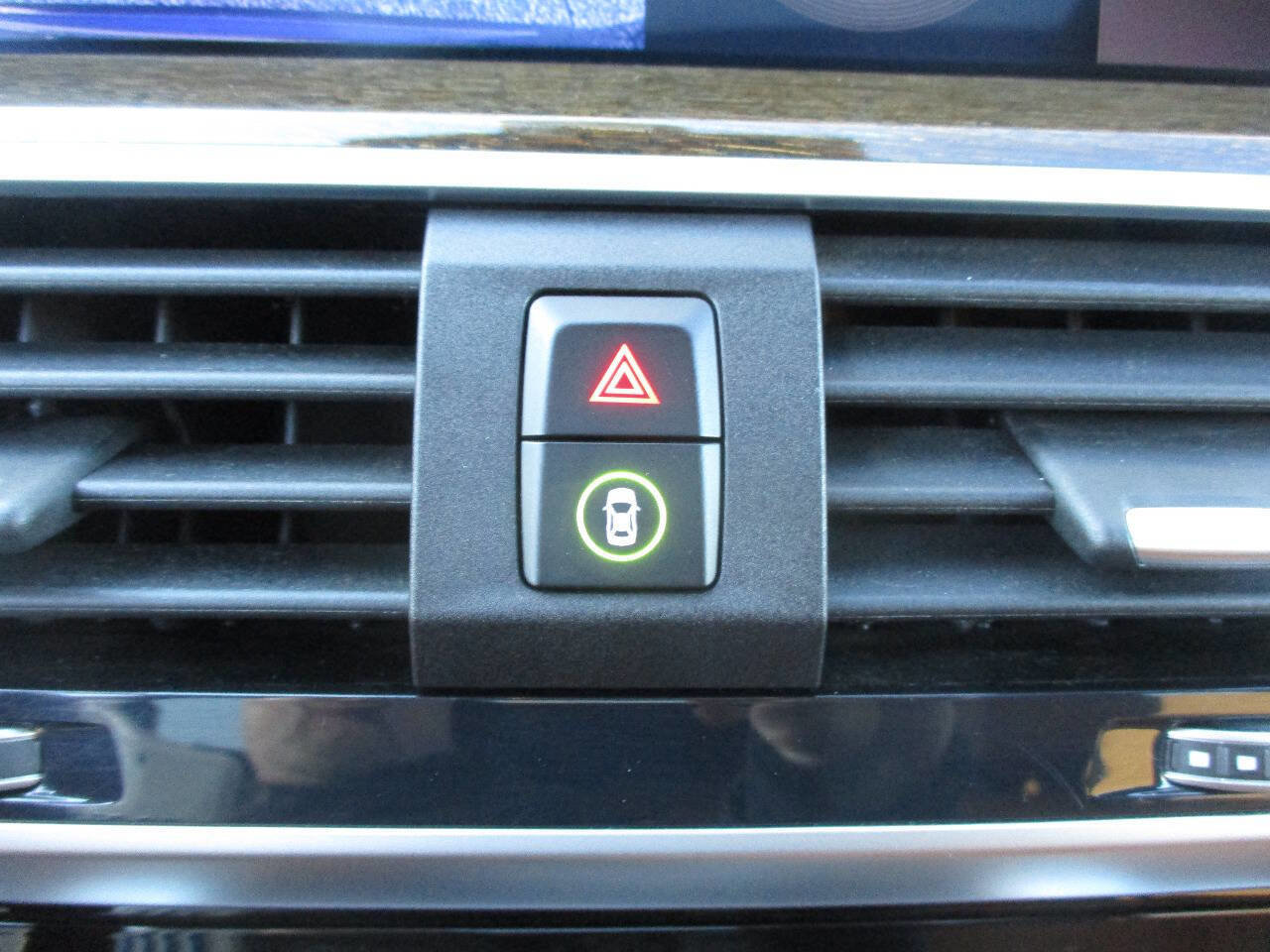 Used 2020 BMW X3 xDrive30i w/ Premium Package image 31