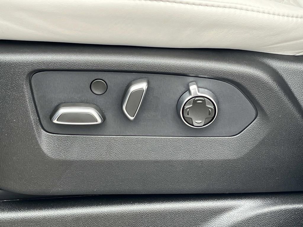 New 2026 Cadillac Escalade Platinum Sport w/ LPO, ONYX Package image 26