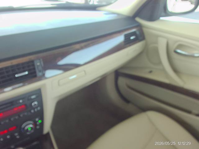 Used 2011 BMW 328i xDrive Sedan AWD/4WD image 12