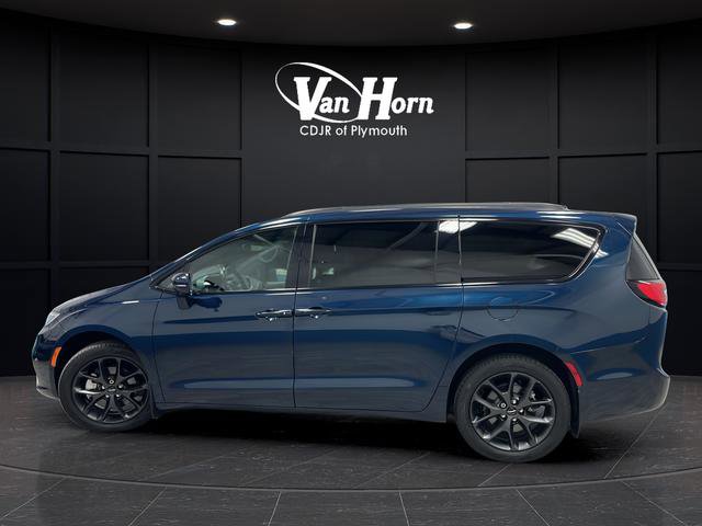 Used 2021 Chrysler Pacifica Touring-L w/ Premium & Safety Sphere Group AWD/4WD image 4