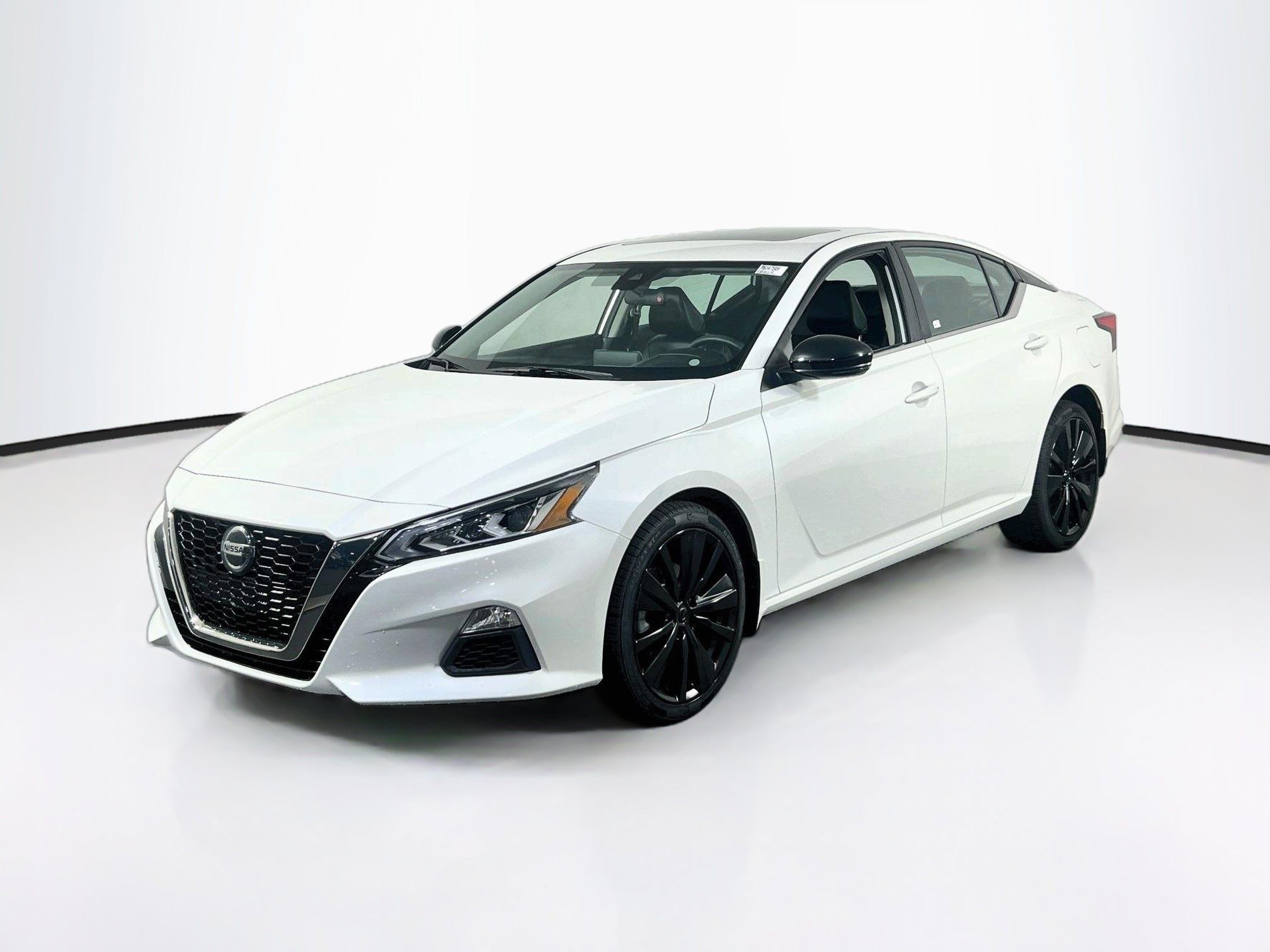 Used 2021 Nissan Altima 2.5 SR w/ SR Premium Package AWD/4WD image 1