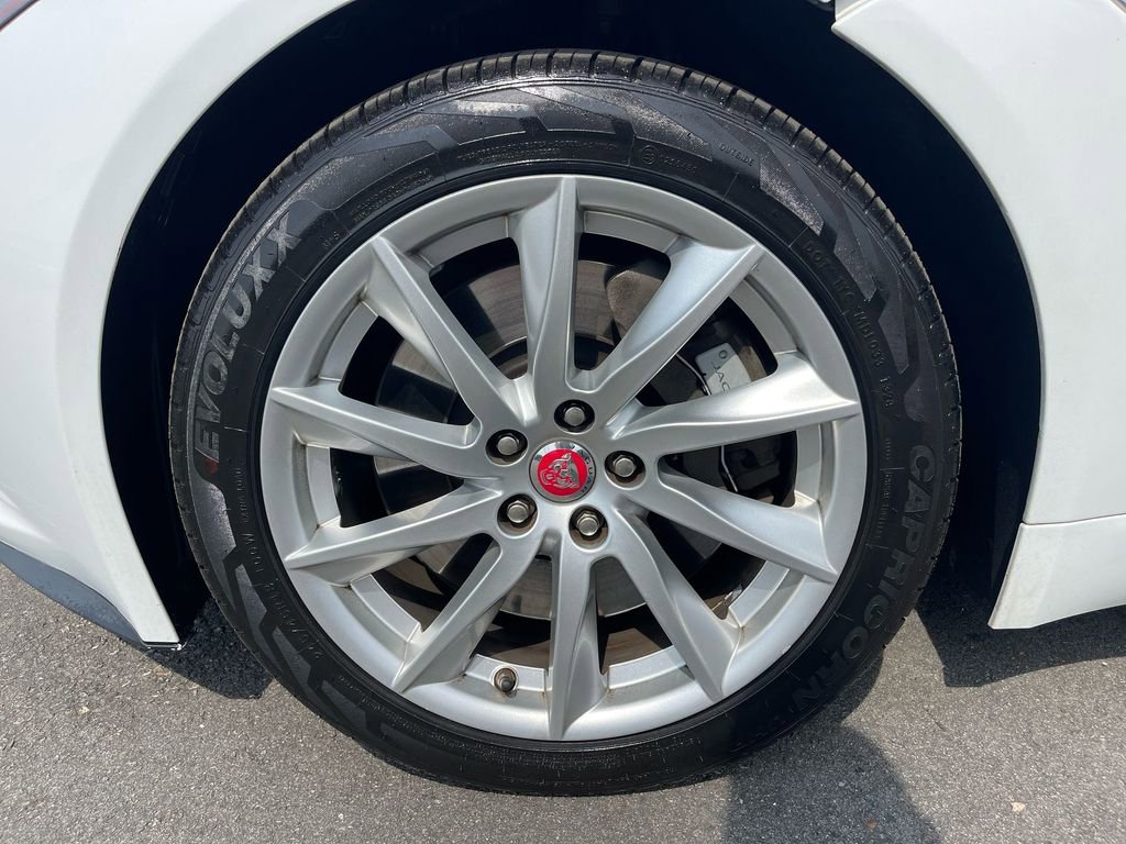 Used 2015 Jaguar F-TYPE Coupe image 31