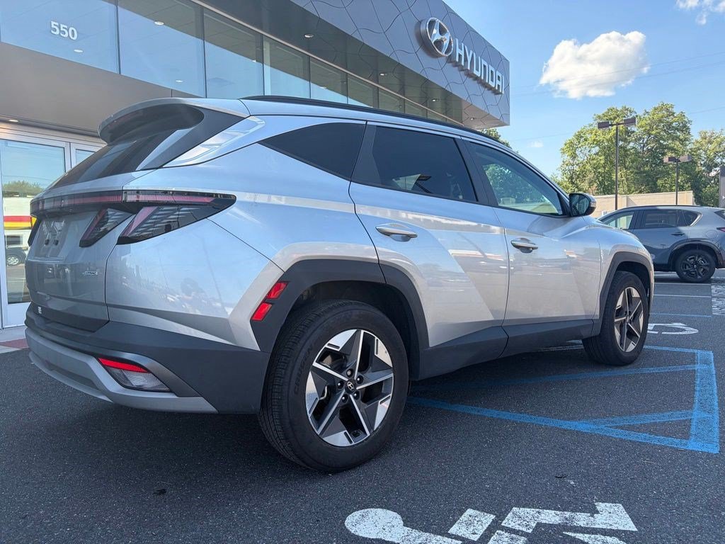 Certified 2025 Hyundai Tucson SEL AWD/4WD image 11