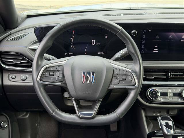Used 2024 Buick Envista Sport Touring w/ Convenience I Package FWD image 17
