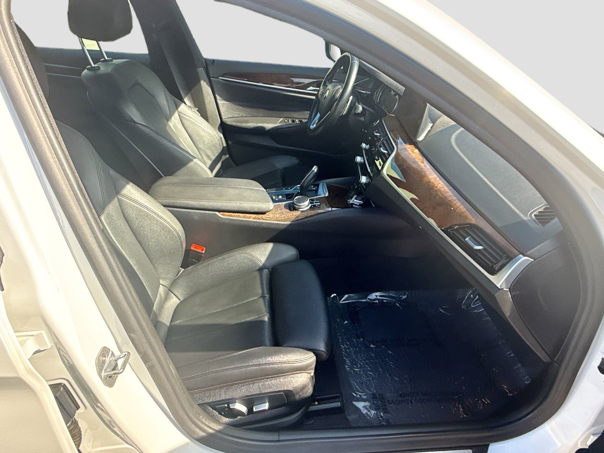 Used 2019 BMW 530e w/ Convenience Package RWD image 30
