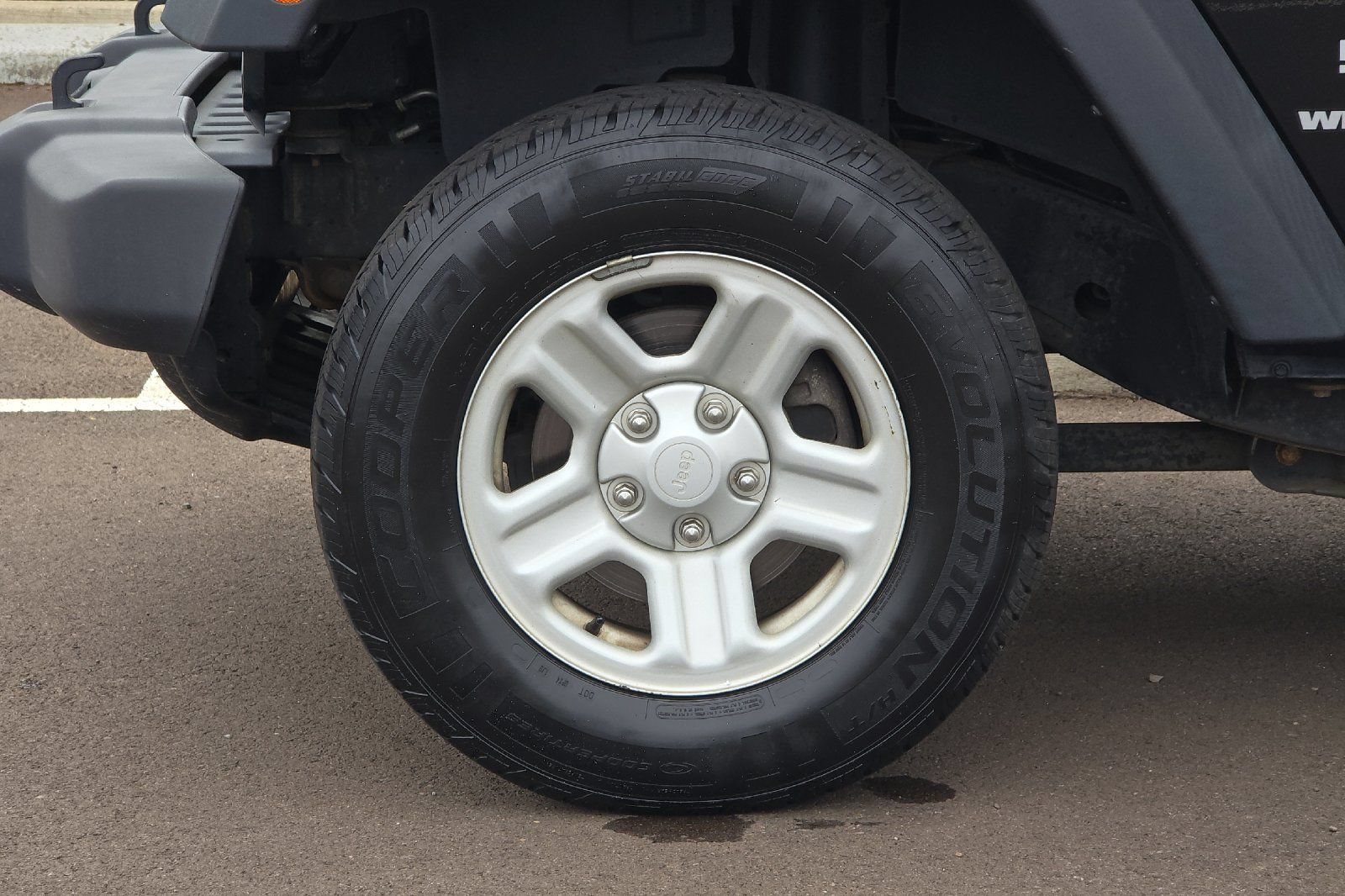 Used 2014 Jeep Wrangler Sport w/ Connectivity Group AWD/4WD image 24