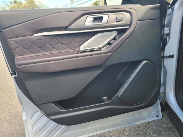 Certified 2025 Ford Explorer Platinum w/ LUX Leather Package image 16