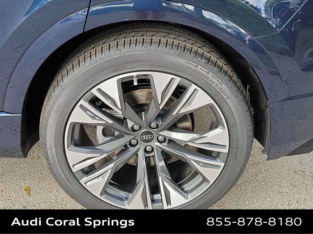 Used 2026 Audi Q8 Premium Plus AWD/4WD image 16