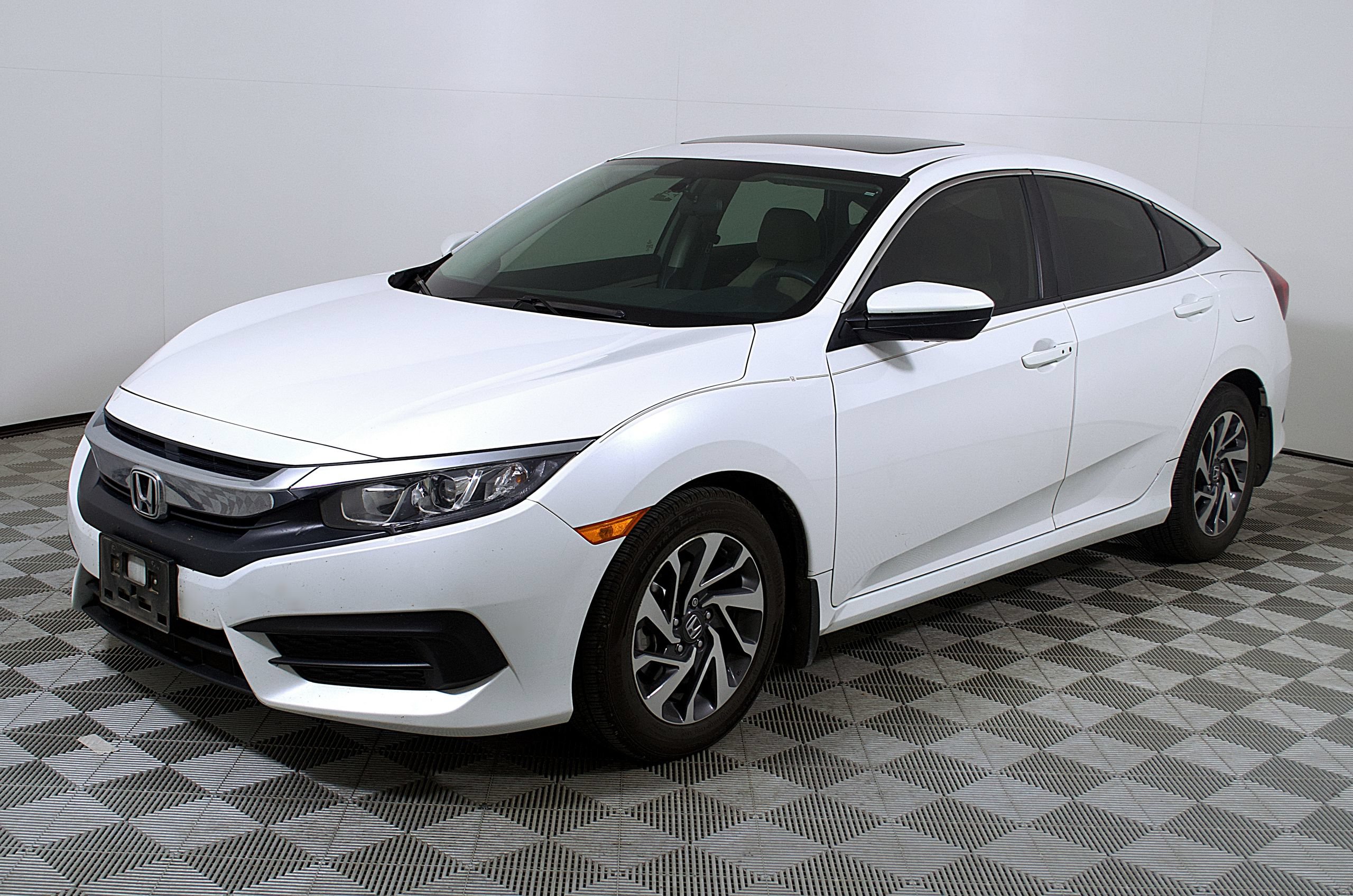 Used 2017 Honda Civic EX image 3