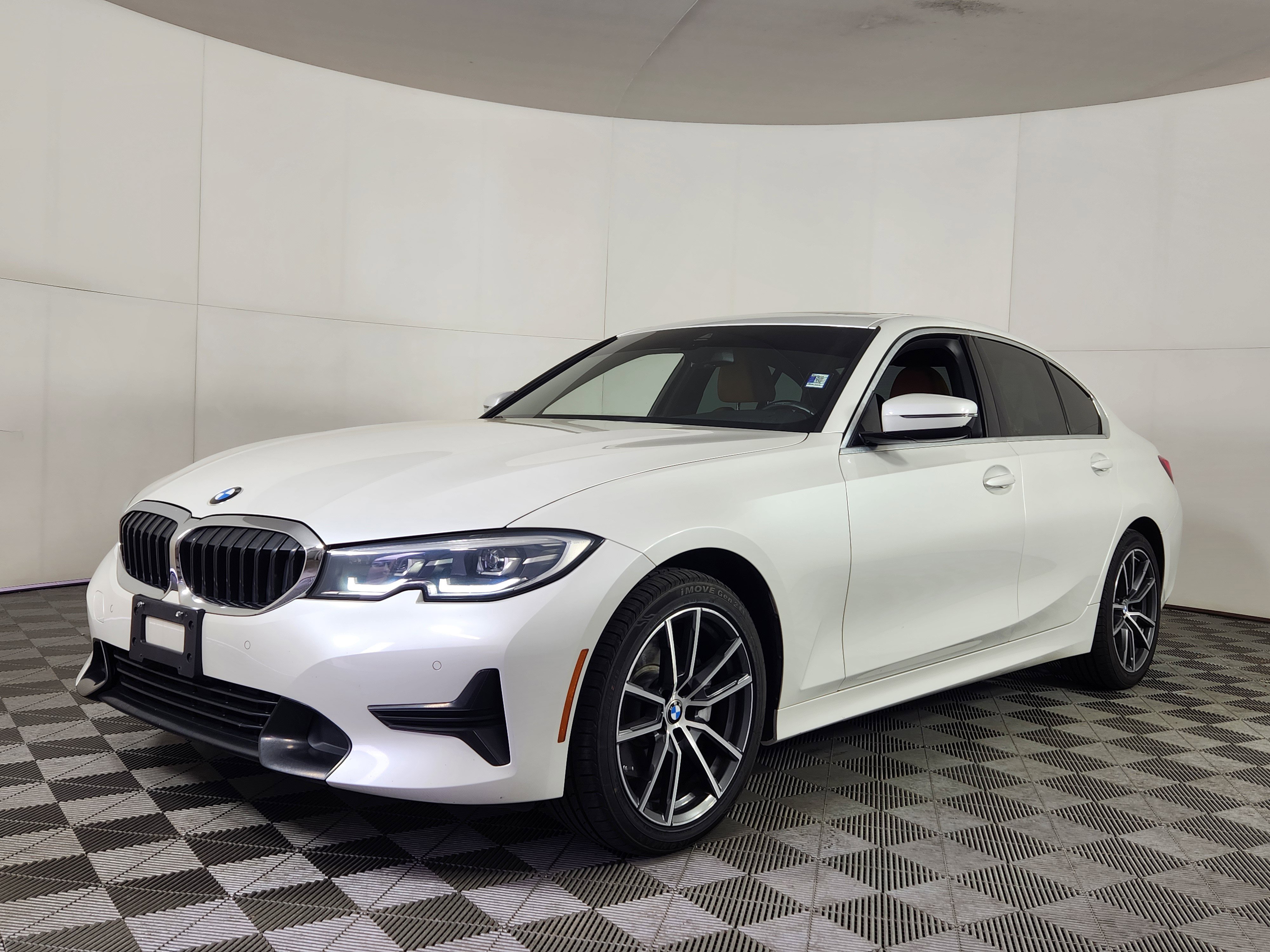 Used 2020 BMW 330i xDrive 330i xDrive w/ Convenience Package image 3