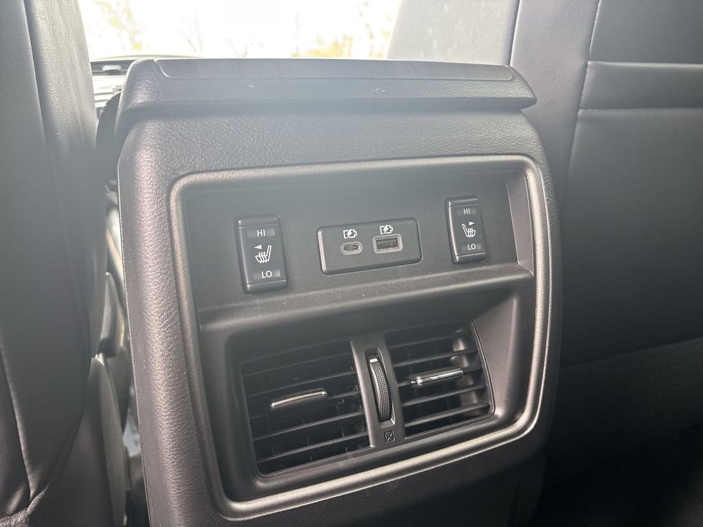 Certified 2024 Nissan Murano Platinum w/ Cargo Package image 18