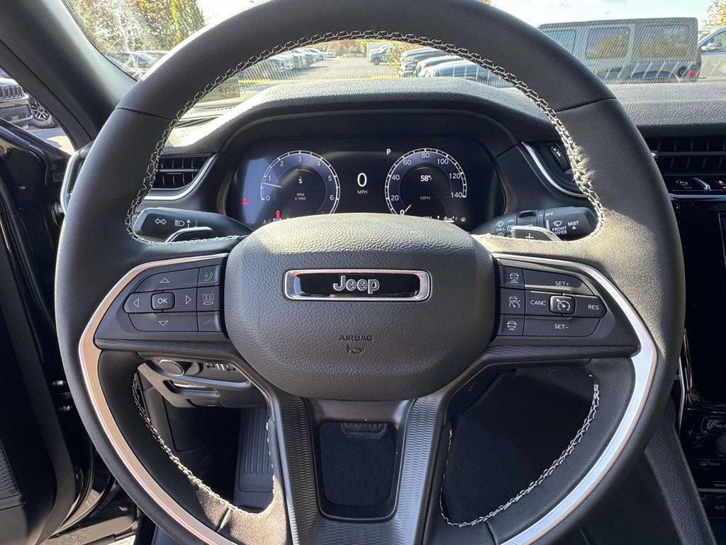 New 2025 Jeep Grand Cherokee 4WD image 18