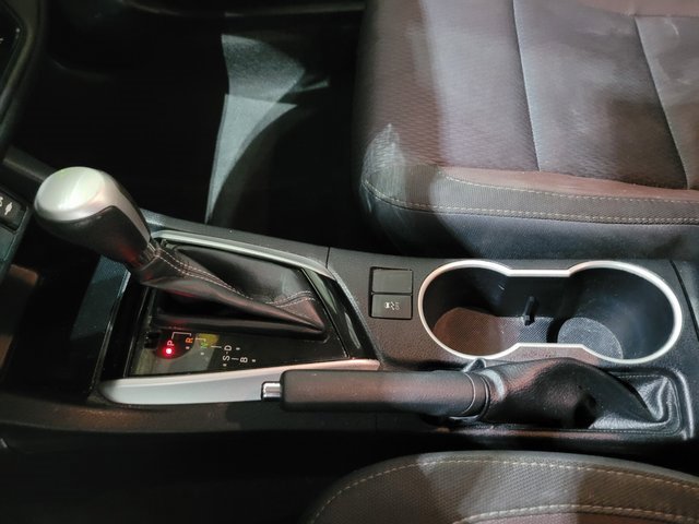 Used 2017 Toyota Corolla LE image 29
