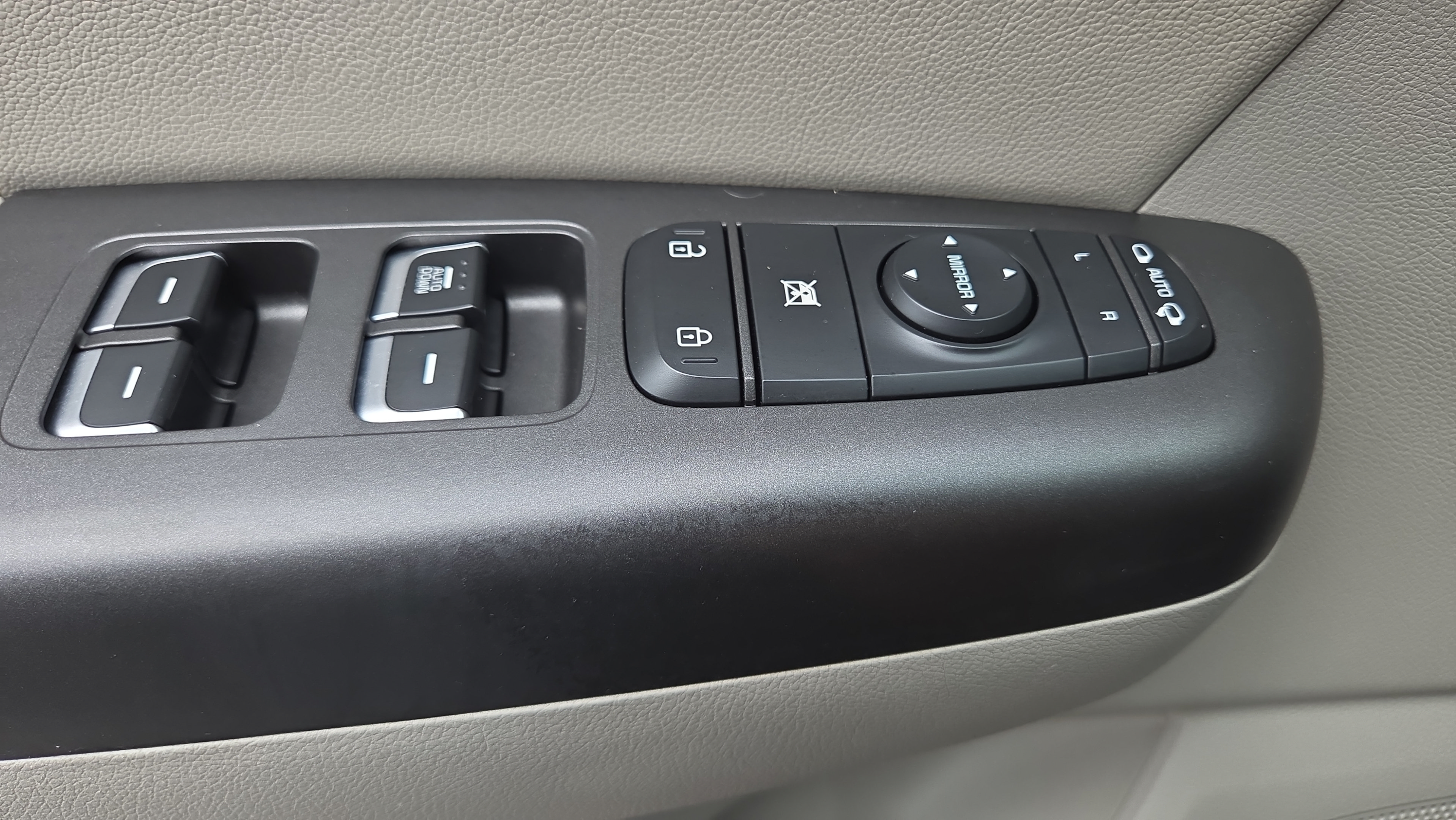 Used 2020 Kia Sportage S FWD image 32