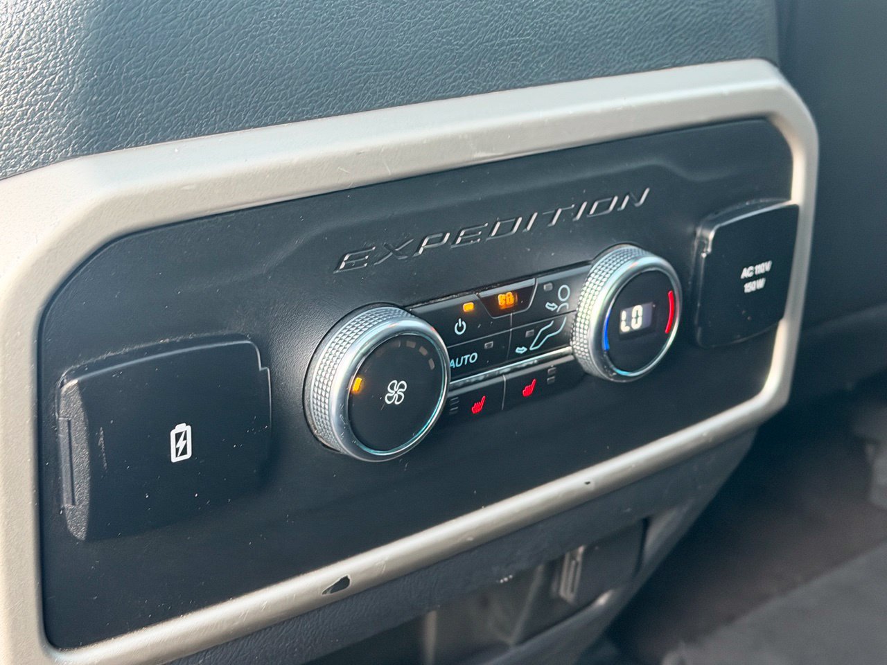 Used 2022 Ford Expedition Limited RWD image 39