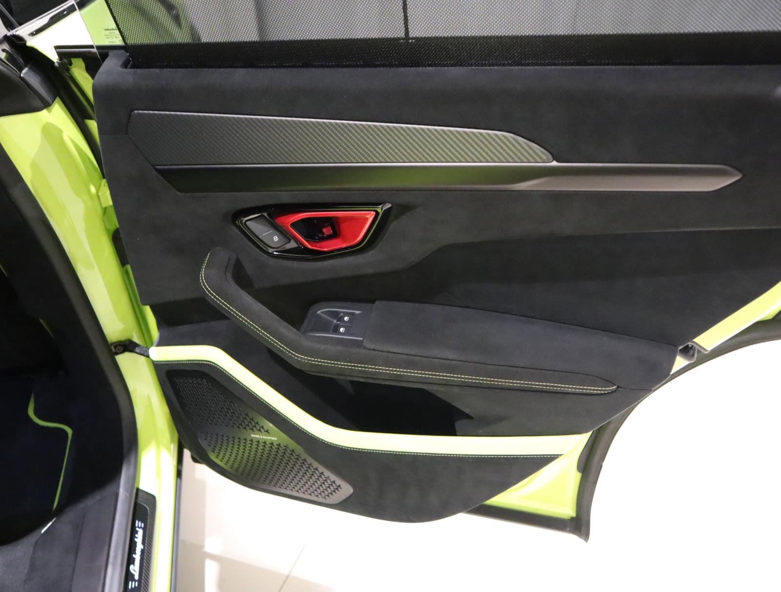 Used 2023 Lamborghini Urus Performante image 13