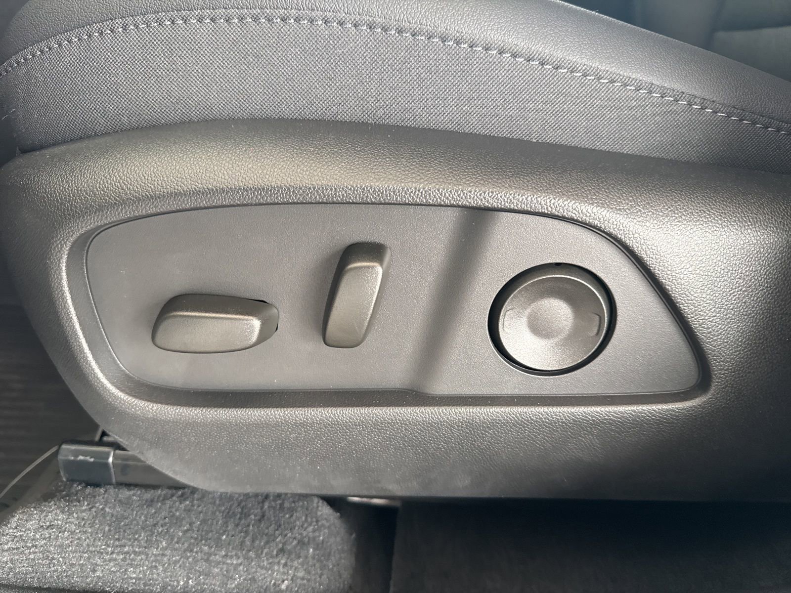 New 2026 Chevrolet Equinox LT w/ Convenience Package II image 19